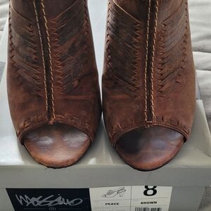 Brown leather sandles